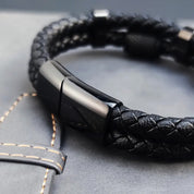Modish Knot Bracelet