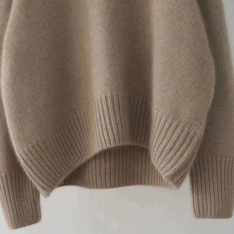 Zoe Soft Minimalistic Look Pullover