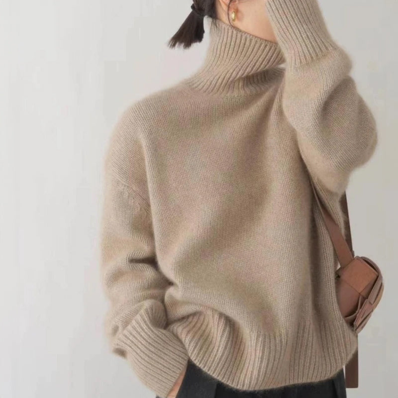 Zoe Soft Minimalistic Look Pullover